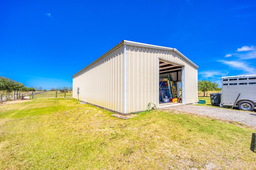 Photo of 1101 Trowbridge Road, Fort Pierce, FL 34945 (MLS # R10979490)