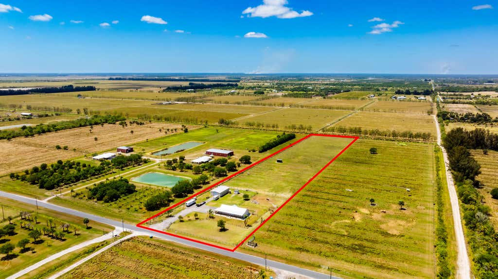 Photo of 1101 Trowbridge Road, Fort Pierce, FL 34945 (MLS # R10979490)