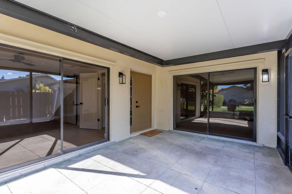 Photo of 996 NW 29th Avenue #B, Delray Beach, FL 33445 (MLS # R11132346)