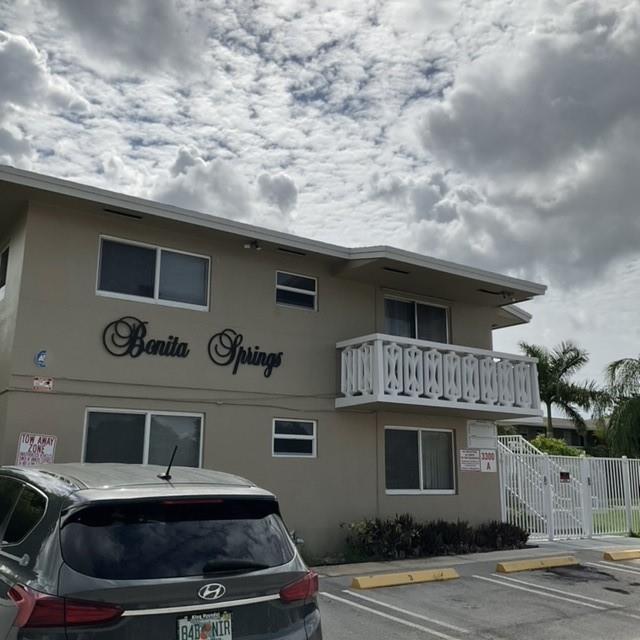 REMARKABLE CORNER UNIT WITH BALCONY! Convenient Pompano east location, well-maintained complex, minutes from the beaches, I-95, Turnpike, Federal Hwy, updated unit, tile throughout, walking closet, high impact windows, all ages welcome, low HOA.
- NO RENTAL RESTRICTIONS -
SOLD AS IS.