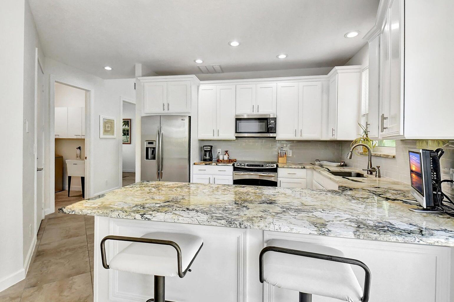 PELICAN HARBOR PH 3 - Residential Lease