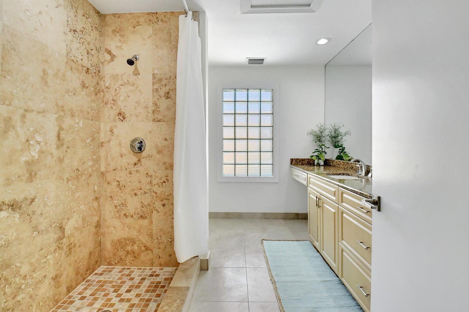 PELICAN HARBOR PH 3 - Residential Lease