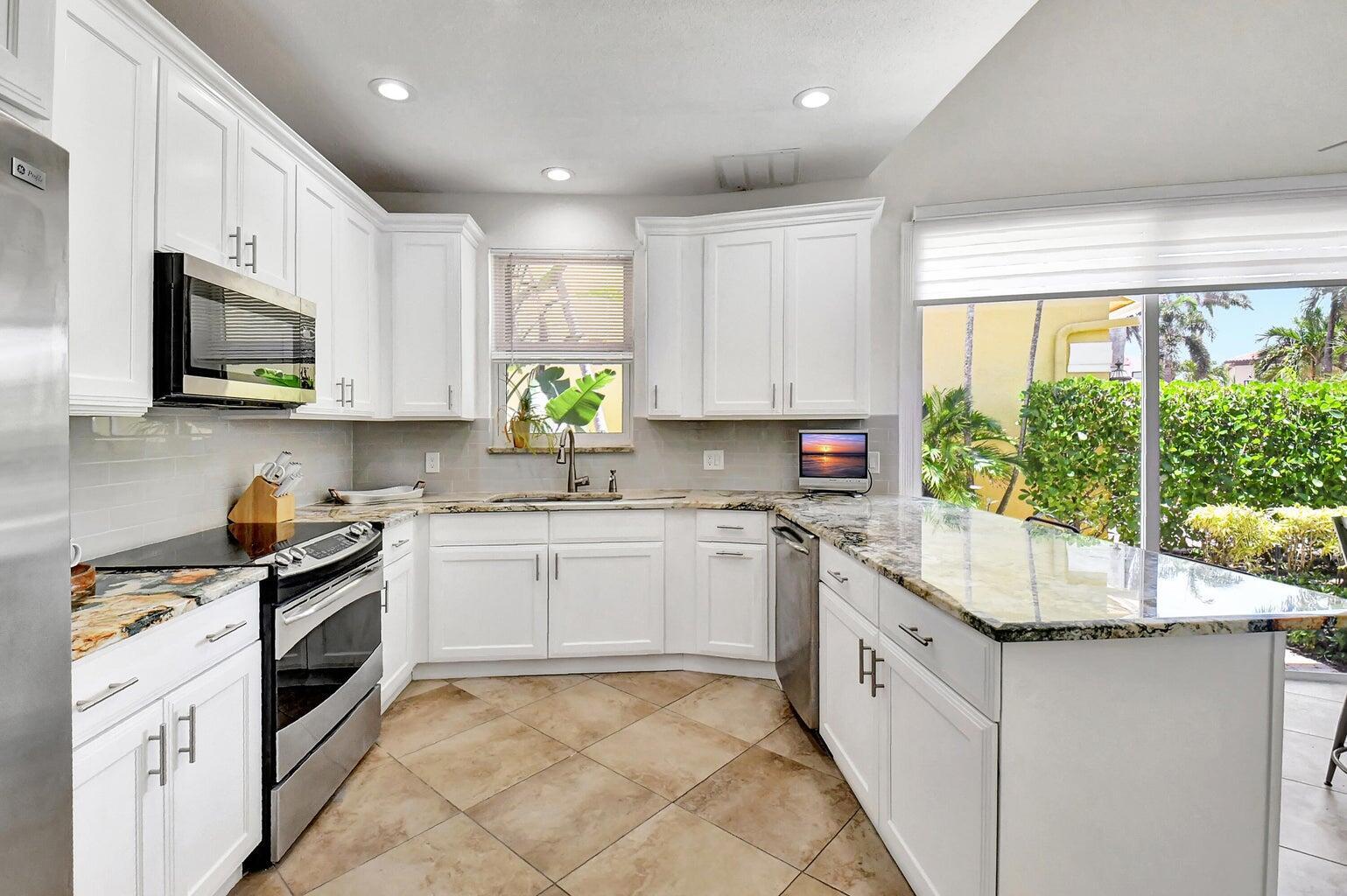 PELICAN HARBOR PH 3 - Residential Lease