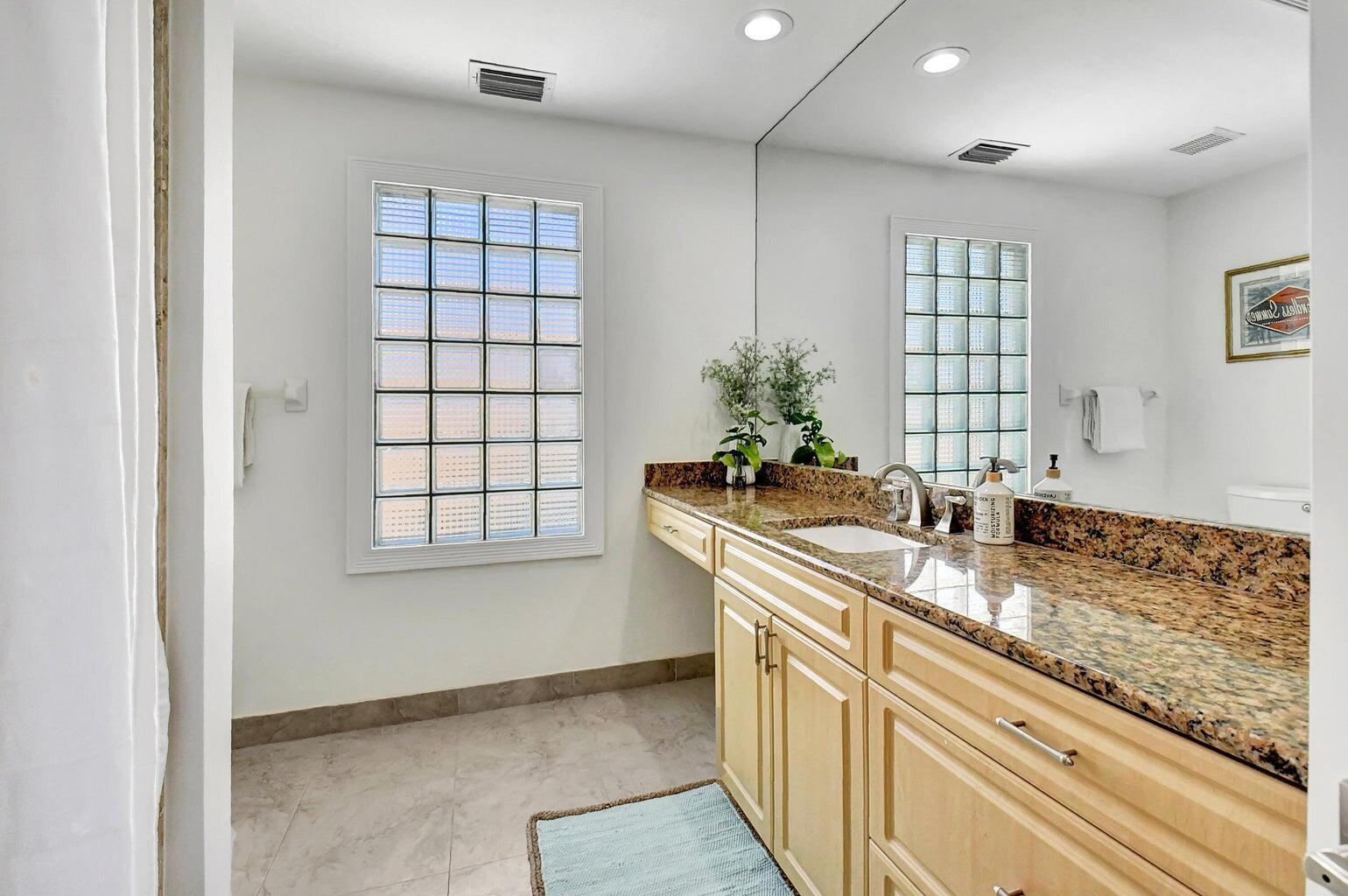 PELICAN HARBOR PH 3 - Residential Lease