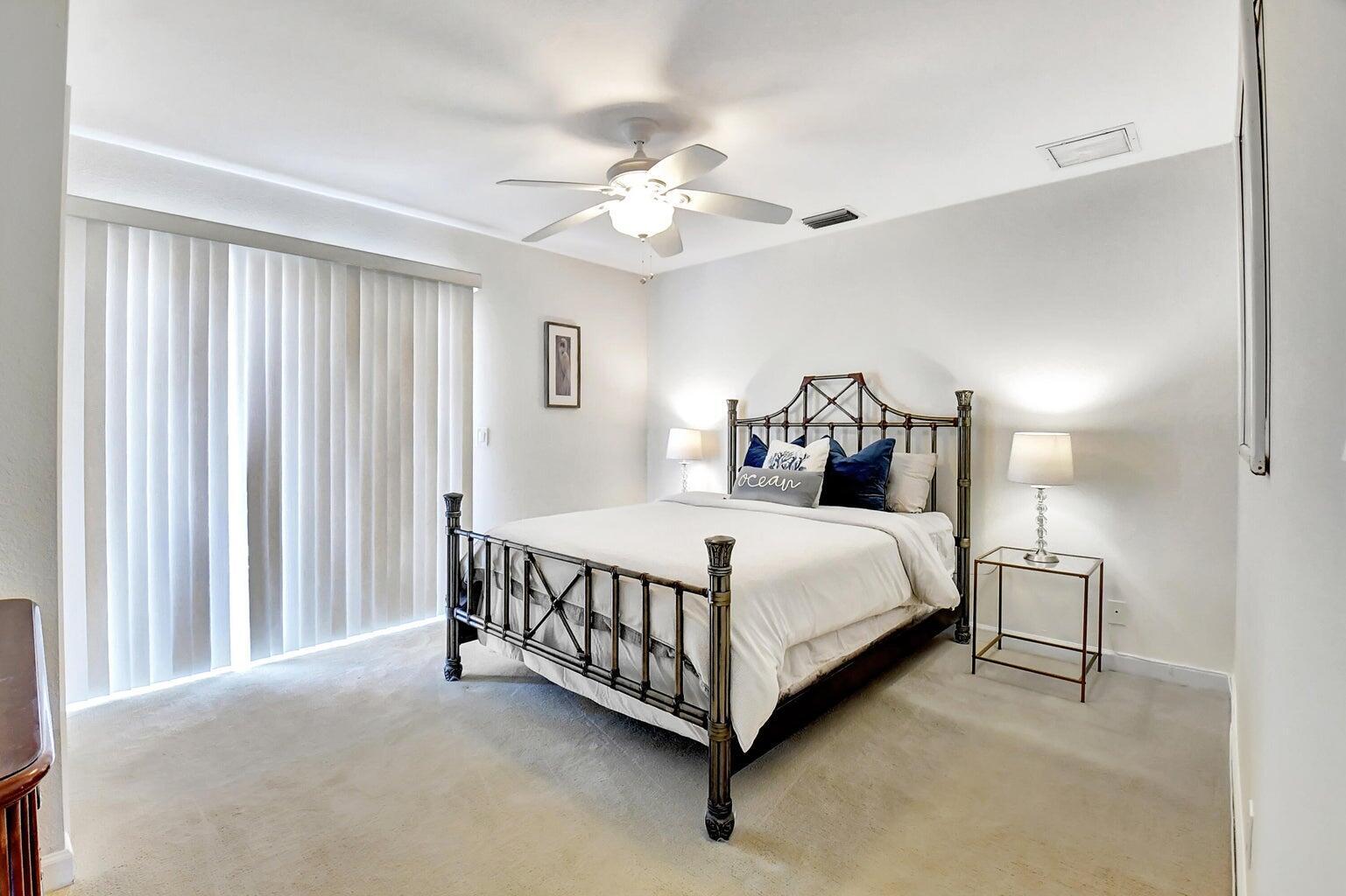 PELICAN HARBOR PH 3 - Residential Lease