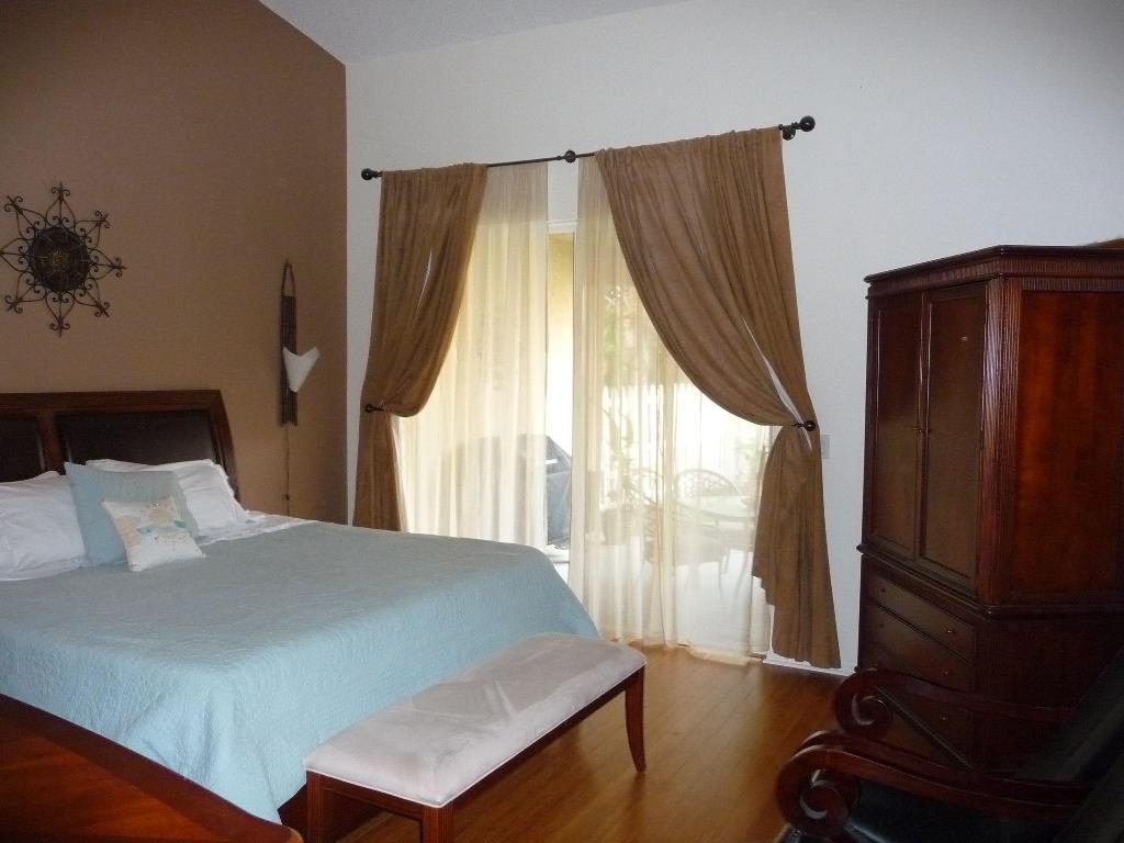 CORAL TRACE - Residential Lease