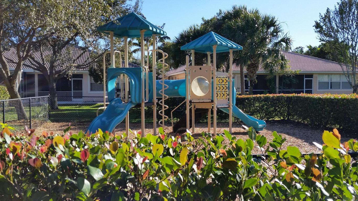 CORAL TRACE - Residential Lease