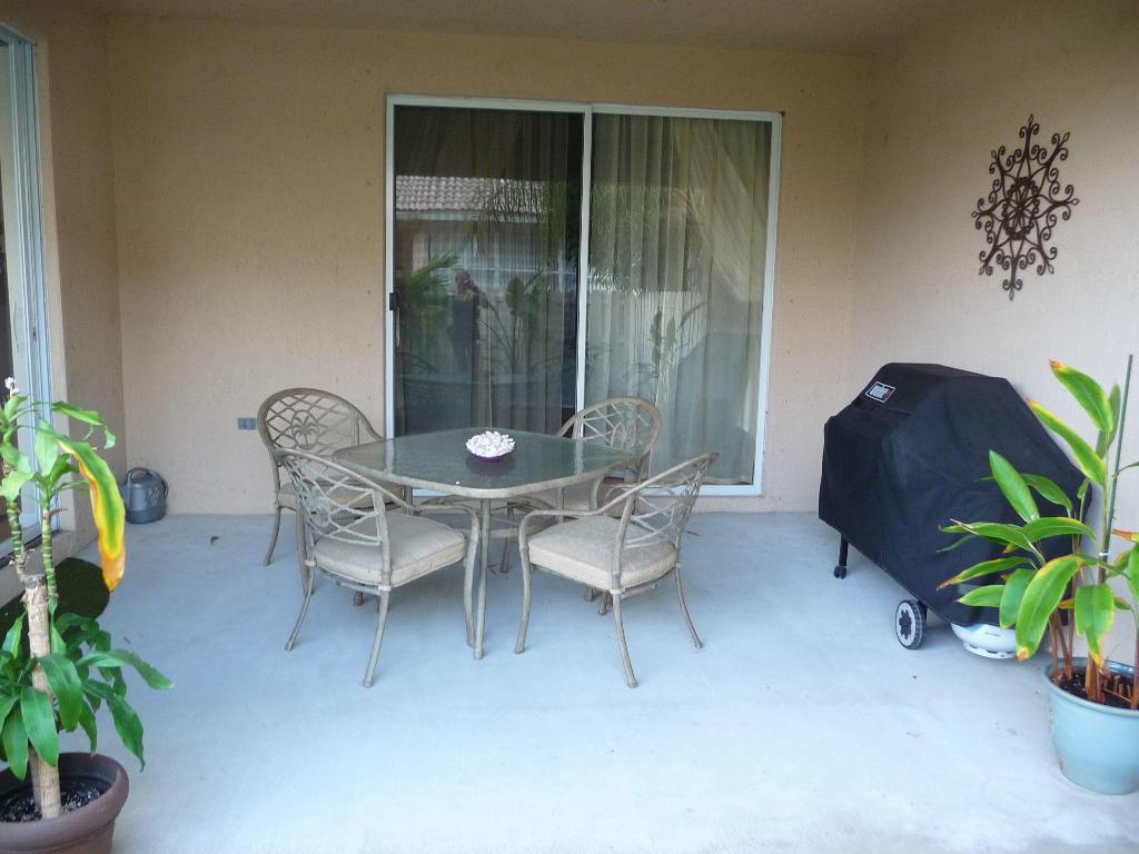 CORAL TRACE - Residential Lease