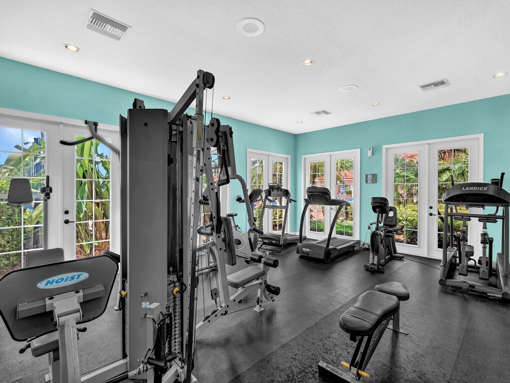 LAGUNA OF VERO - Residential