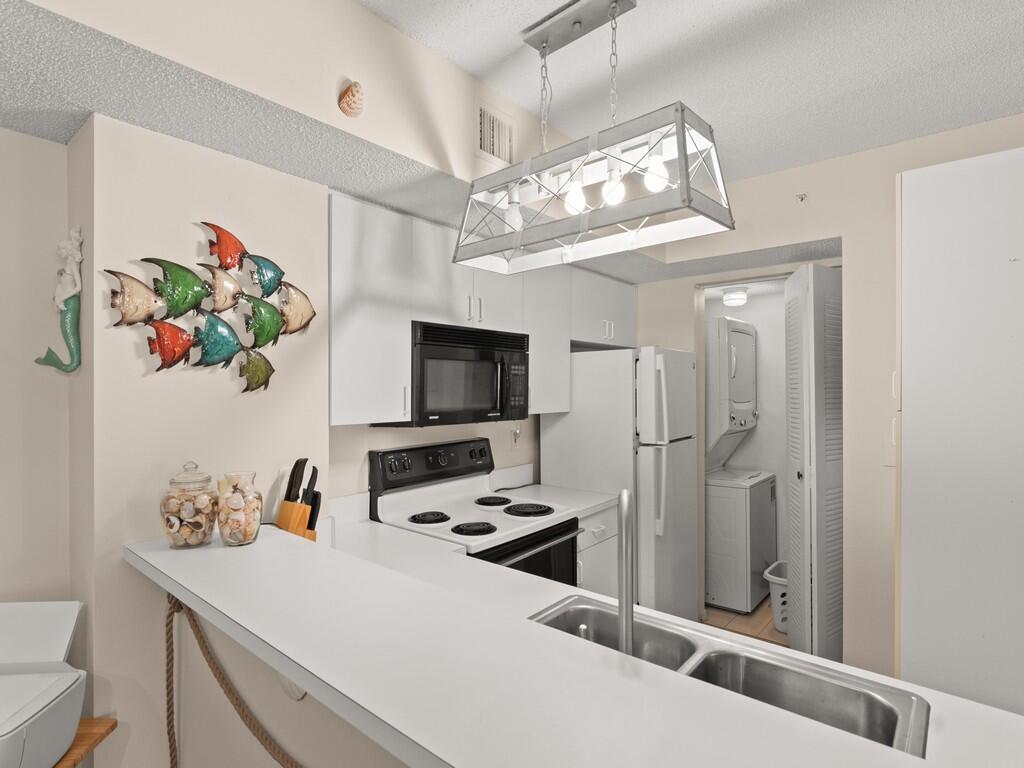 LAGUNA OF VERO - Residential