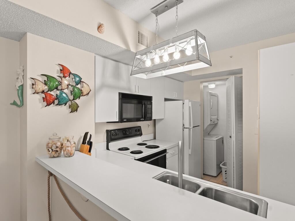 LAGUNA OF VERO - Residential