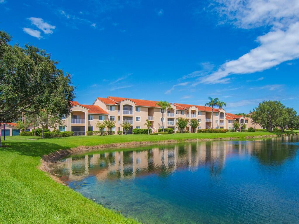 LAGUNA OF VERO - Residential