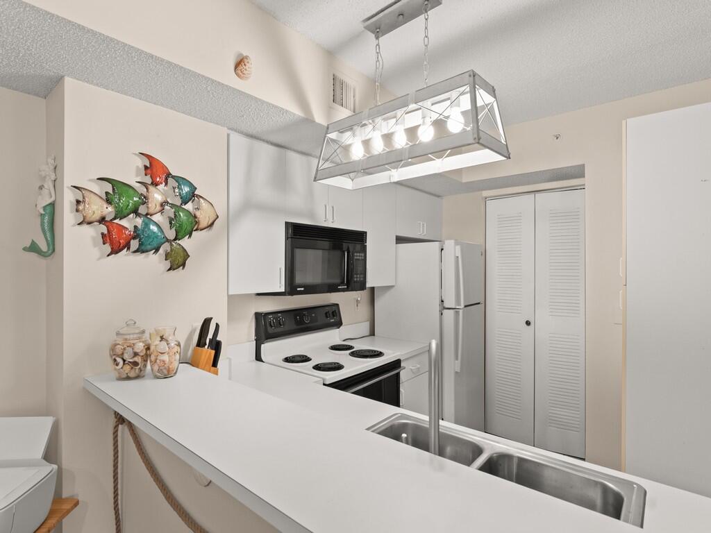 LAGUNA OF VERO - Residential