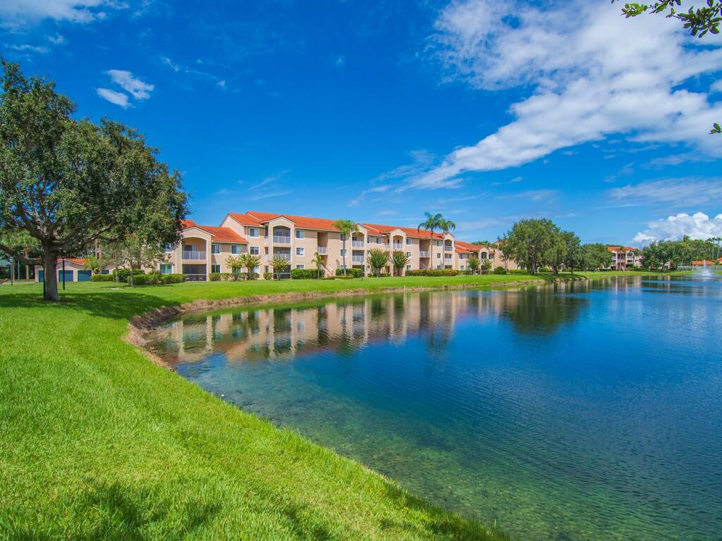 LAGUNA OF VERO - Residential