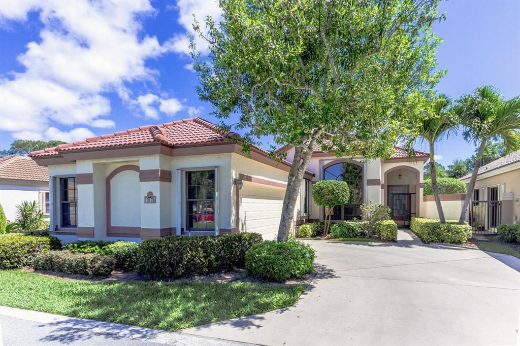 Photo of 10176 Lexington Circle N, Boynton Beach, FL 33436 (MLS # R10699653)