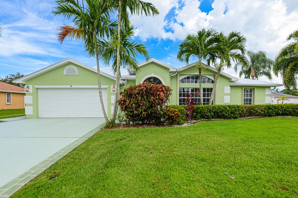 Photo of 6820 Dickinson Terrace, Port St Lucie, FL 34952 (MLS # R10907598)