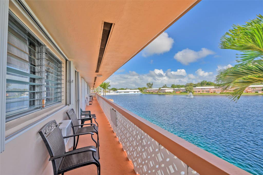 Photo of 925 SW 11th Avenue #Unit j17, Hallandale Beach, FL 33009 (MLS # B26068812)