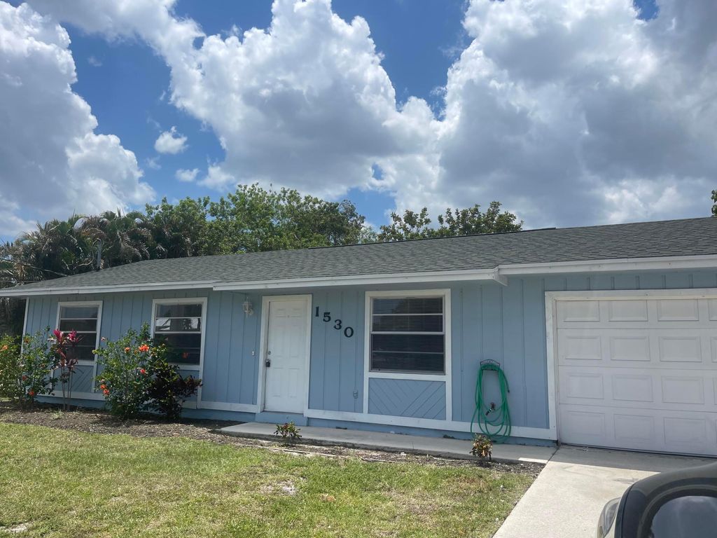 Photo of 1530 SW Bayshore Boulevard, Port Saint Lucie, FL 34983 (MLS # R11155761)