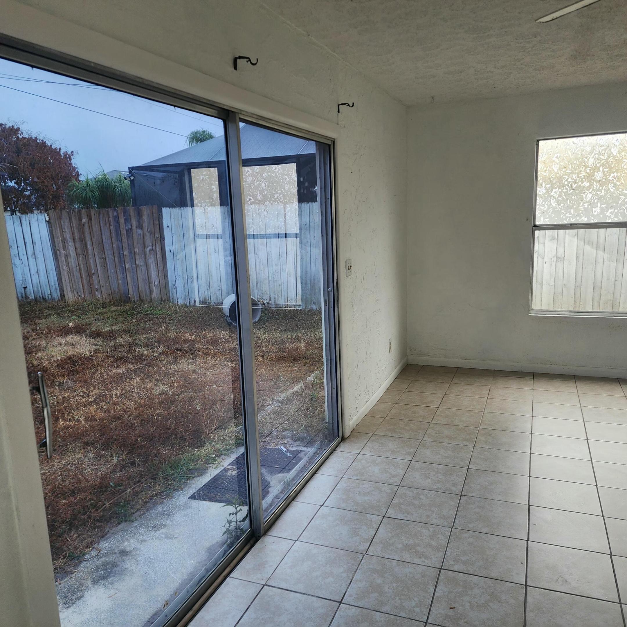 PORT ST LUCIE SECTION 4 - Residential