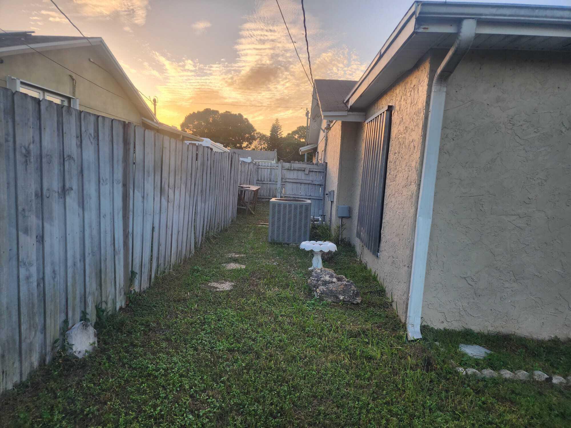 PORT ST LUCIE SECTION 4 - Residential
