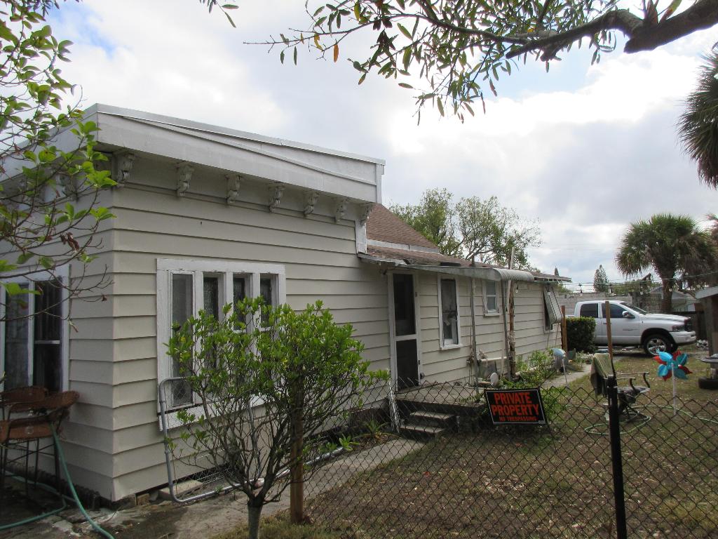 603 Avenue Avenue E, Fort Pierce, FL, 34950/$295,000 1 603 Avenue Avenue E