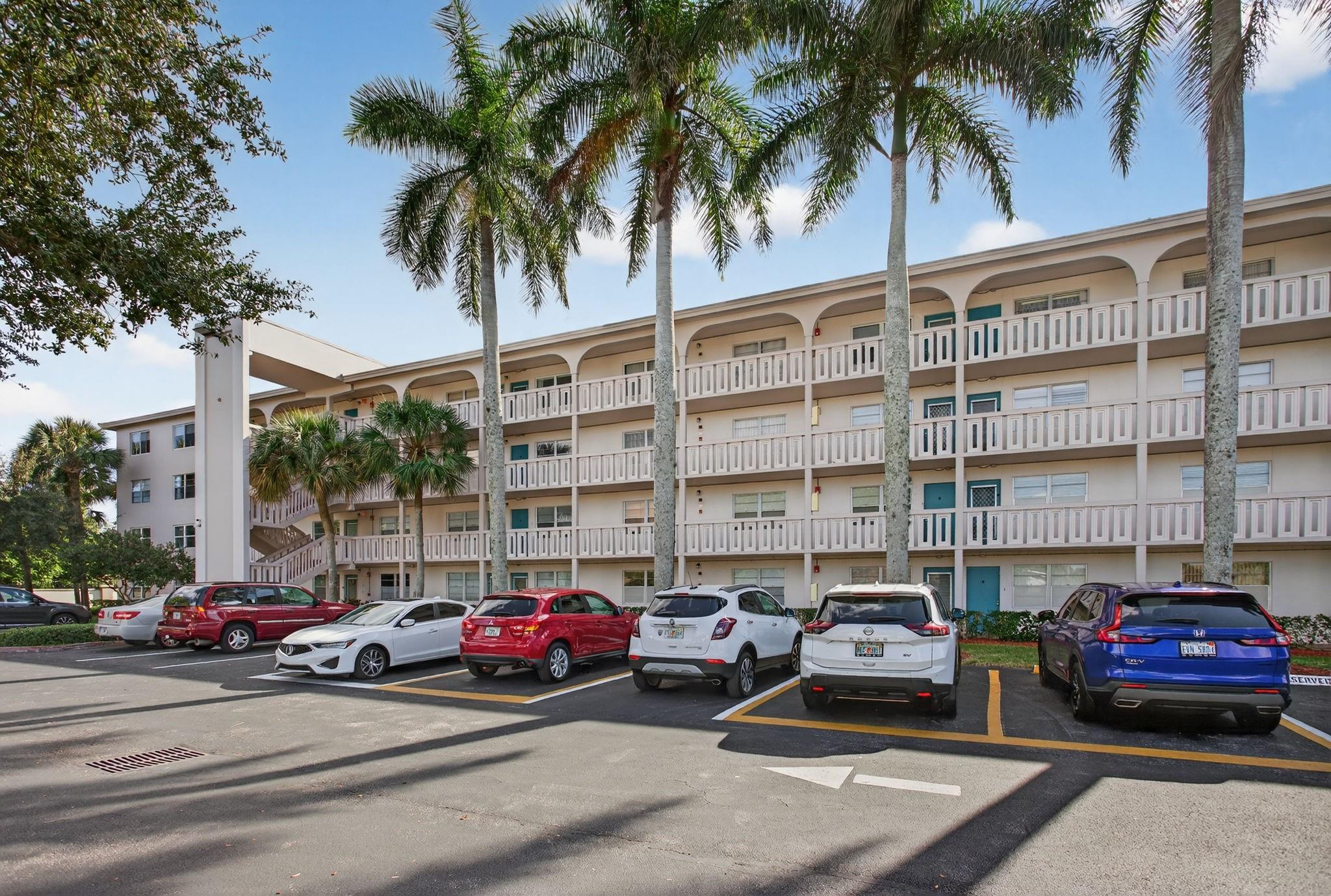 WYNMOOR GOLF VILLAGE - Residential