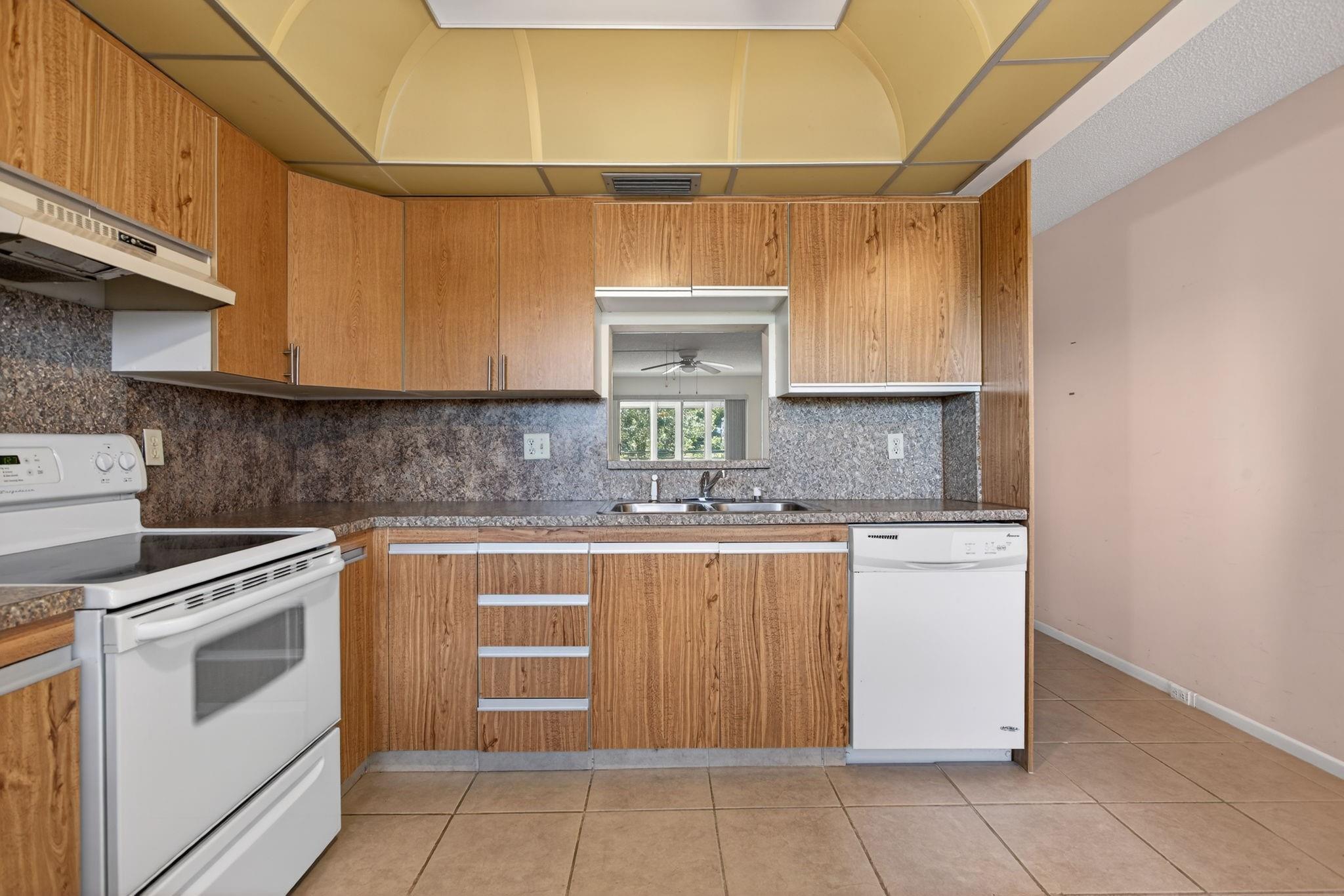 WYNMOOR GOLF VILLAGE - Residential