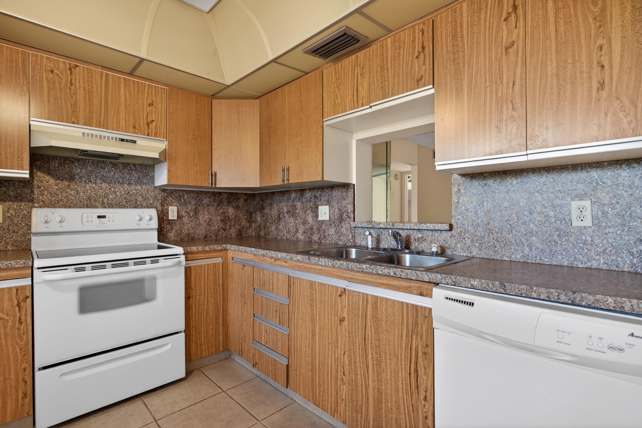 WYNMOOR GOLF VILLAGE - Residential