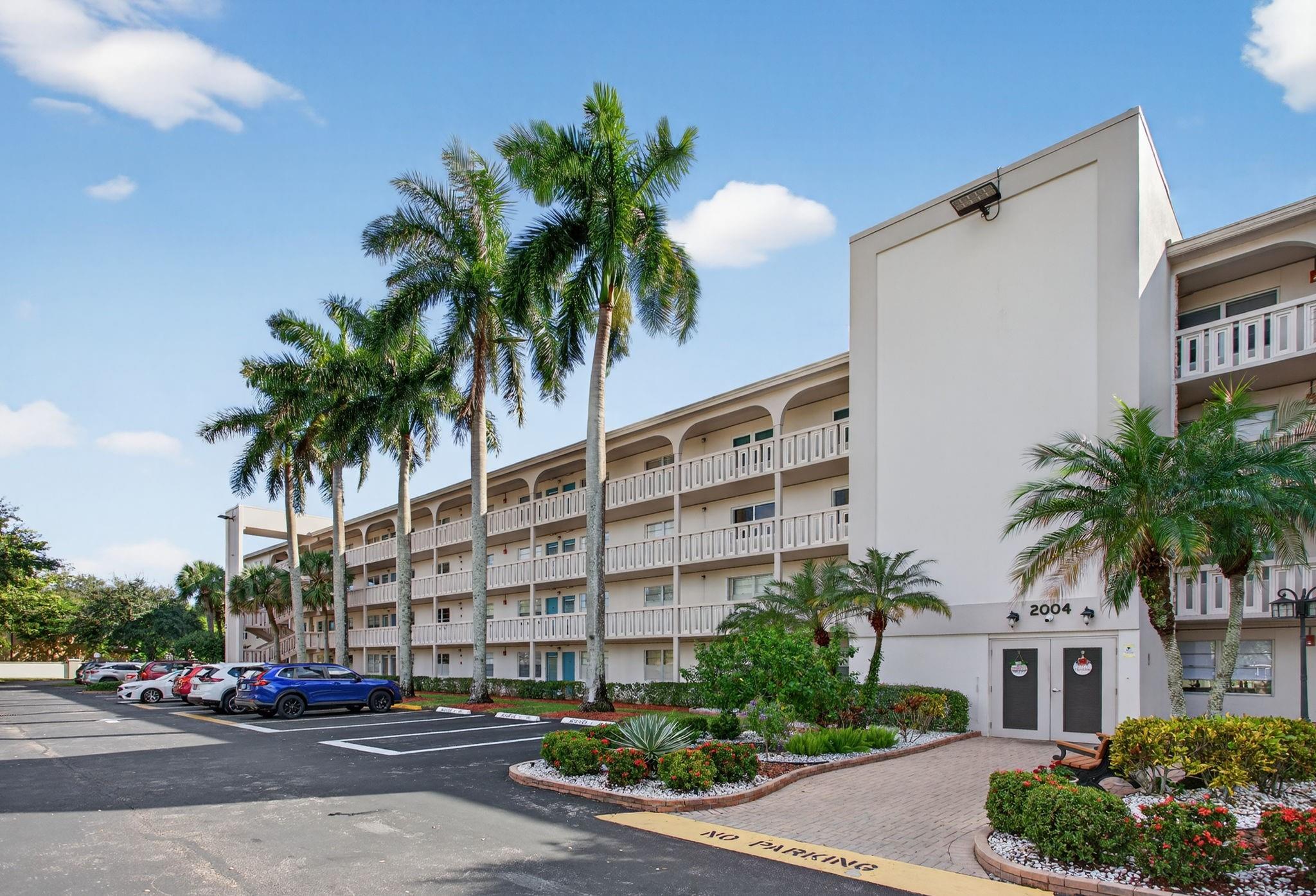 WYNMOOR GOLF VILLAGE - Residential