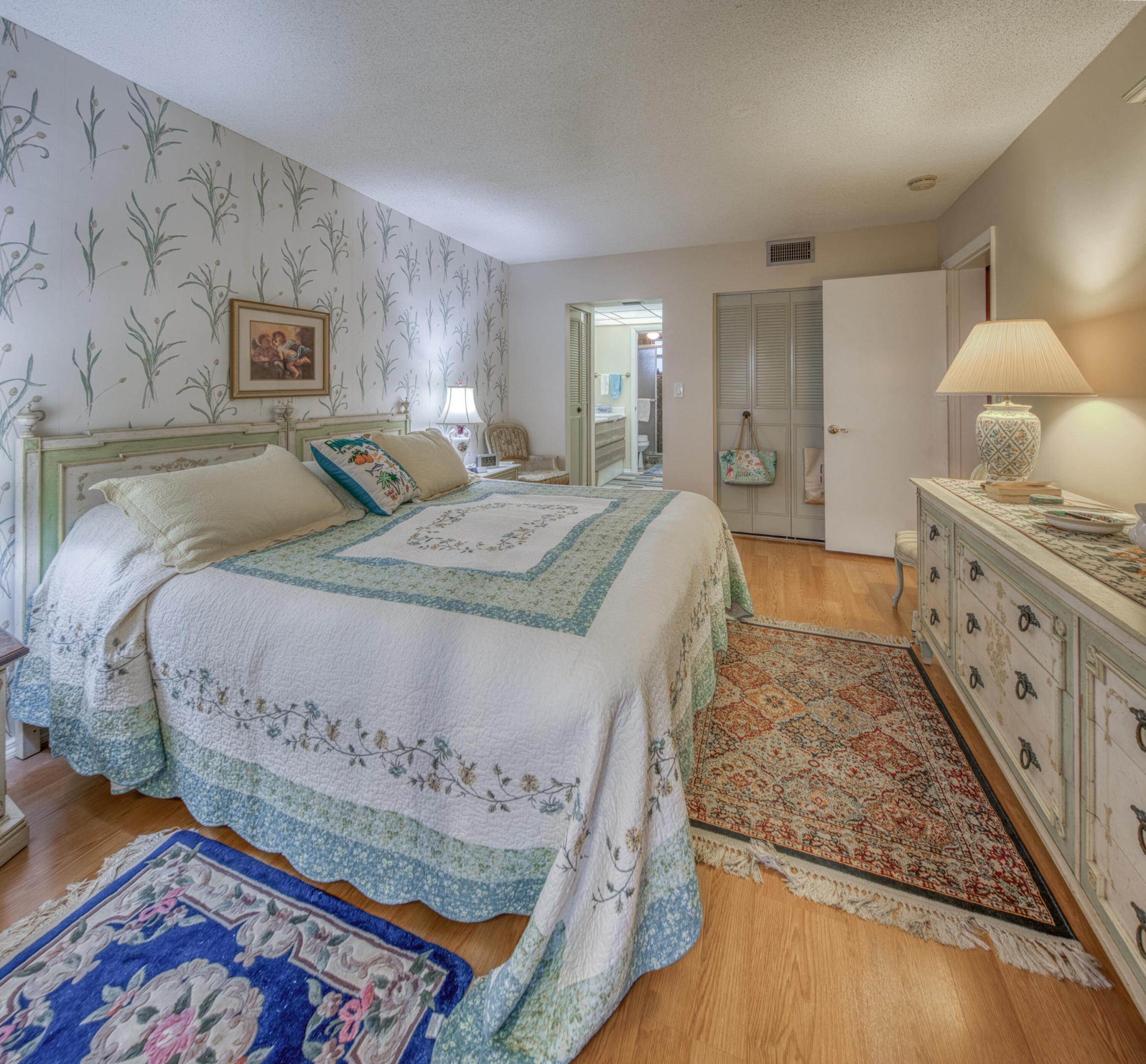 LAKE CLARKE GARDENS CONDO 7 - Residential