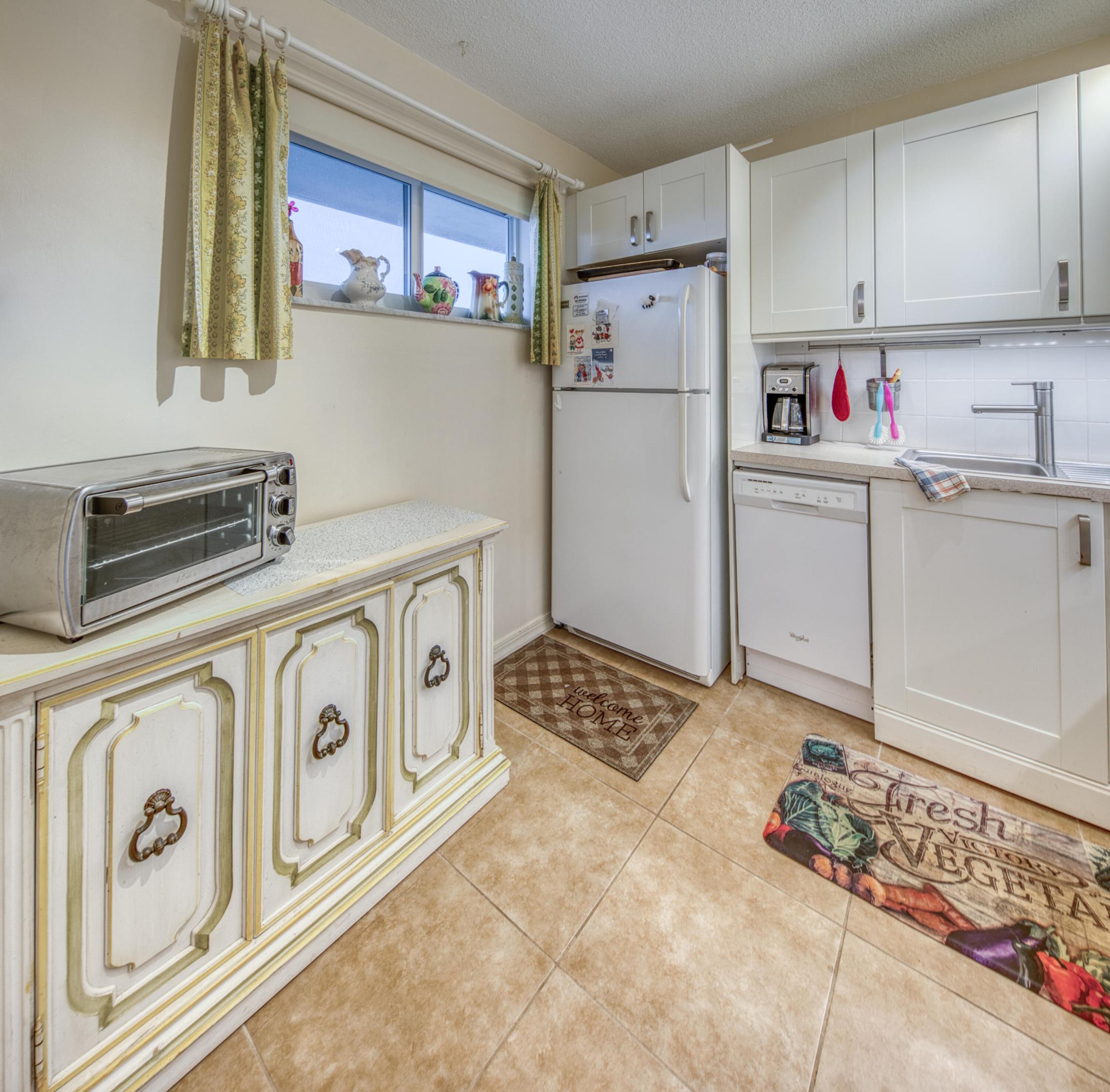 LAKE CLARKE GARDENS CONDO 7 - Residential