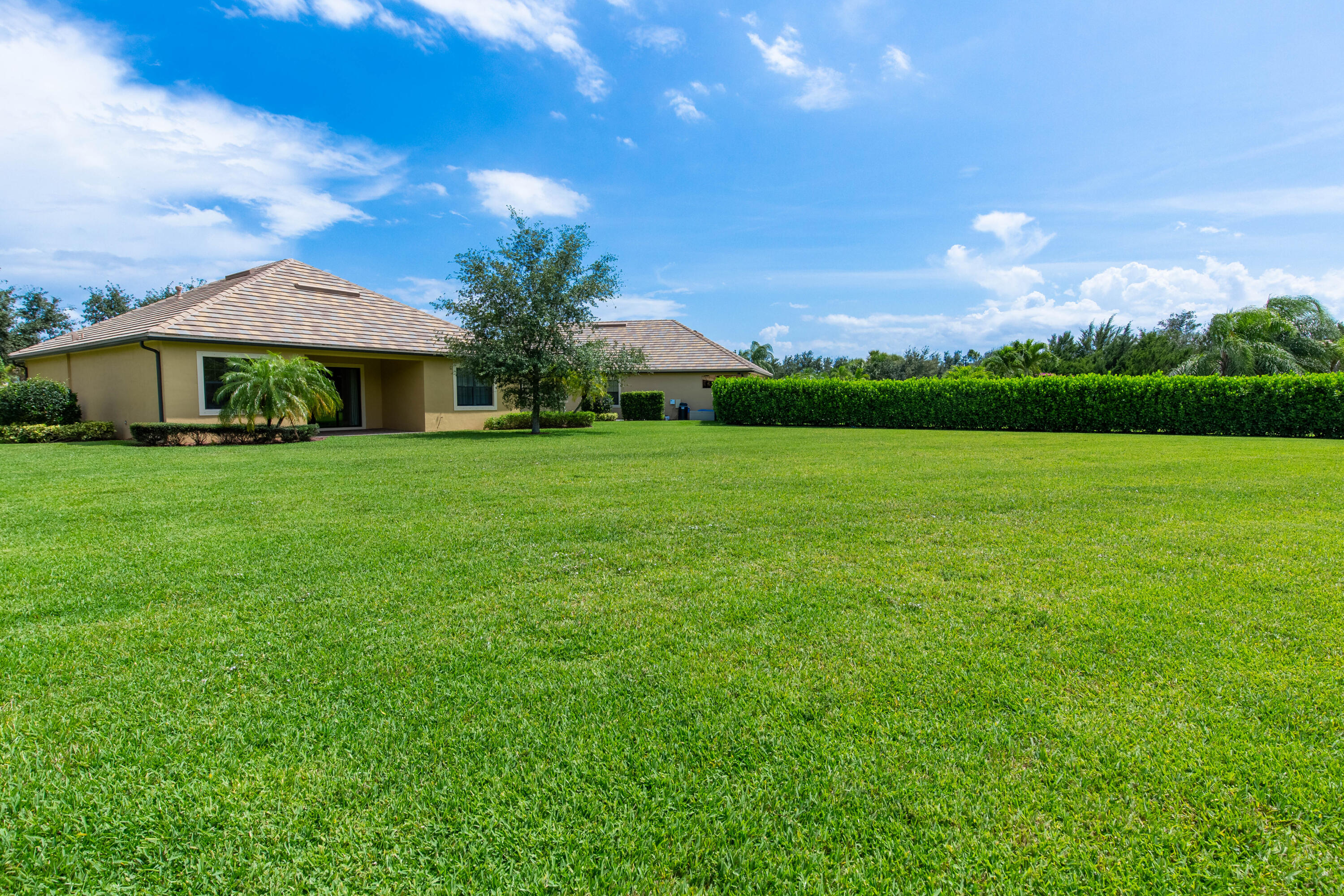 Castelina - Residential Lease