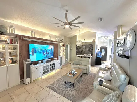2733 SE Garfield Avenue, Port St Lucie, FL 34952 - MLS#: R11052671