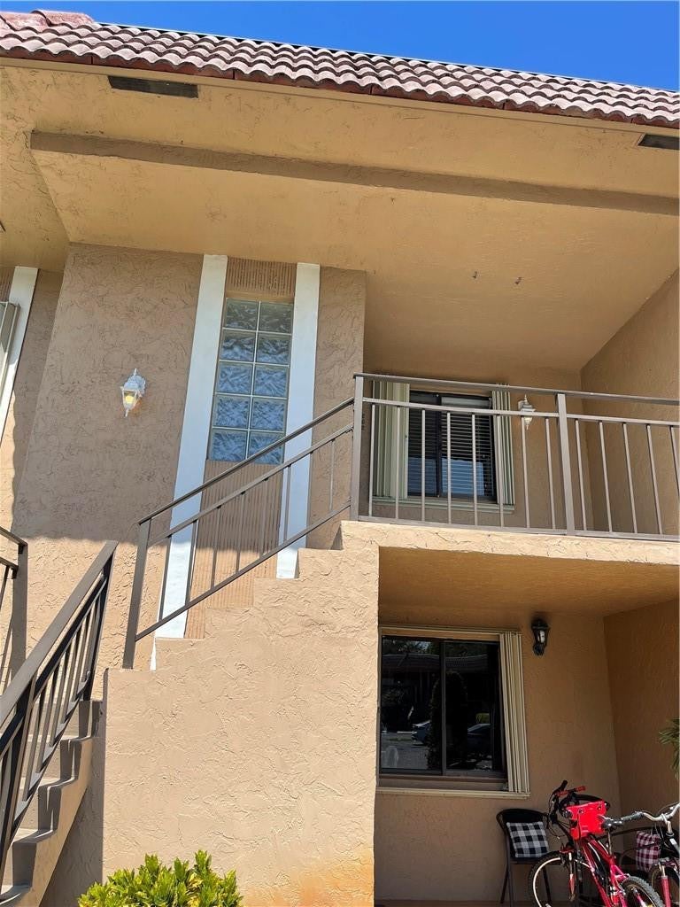 Photo of 197 Lakeview Drive #202, Weston, FL 33326 (MLS # B26044857)