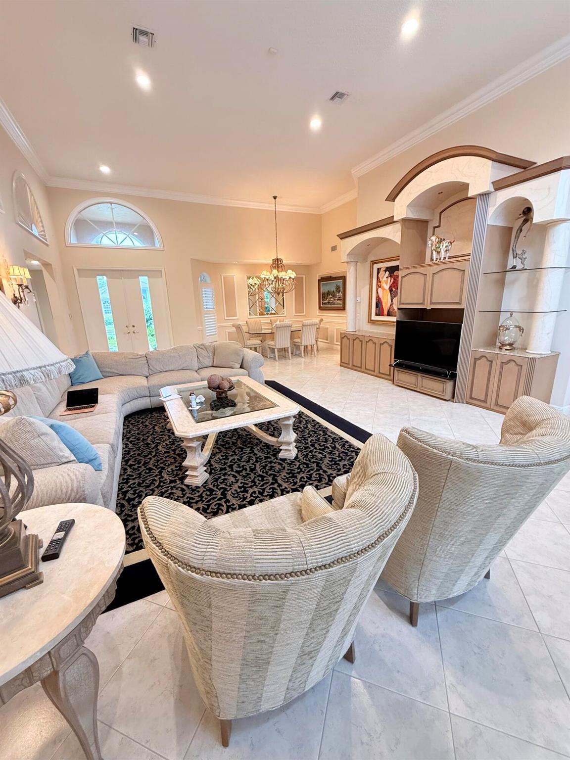 7633 La Corniche Circle