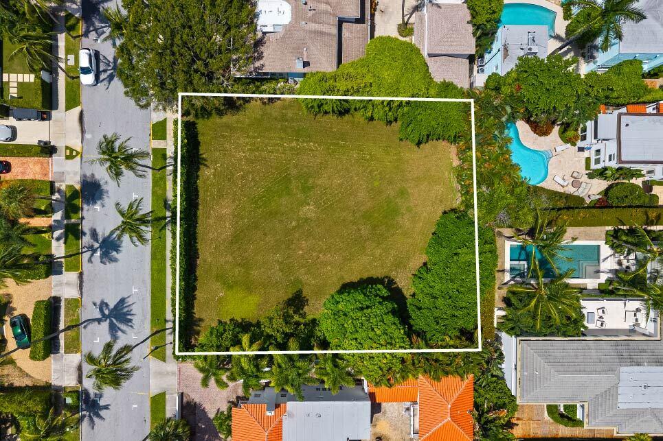 243 Seaspray Avenue