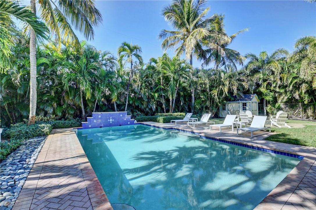 View photos, virtual tours, details... 302 NW 11th St