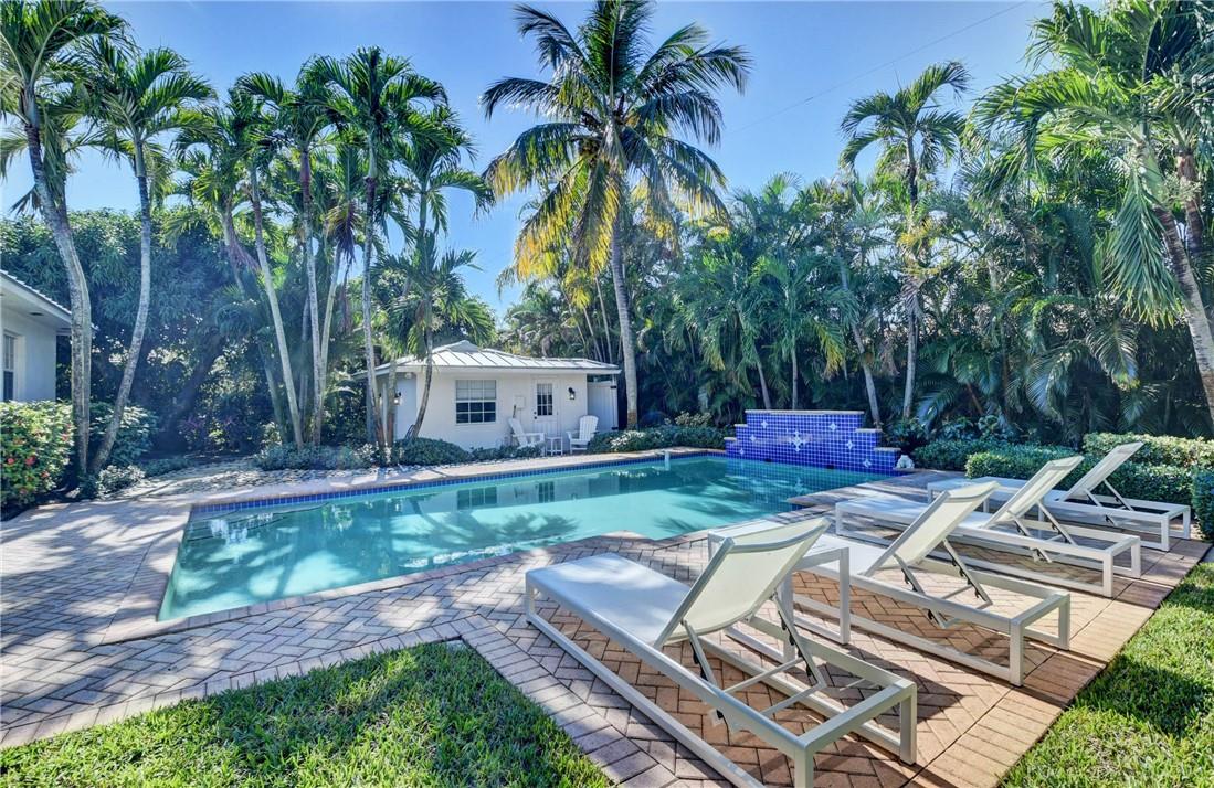 View photos, virtual tours, details... 302 NW 11th St