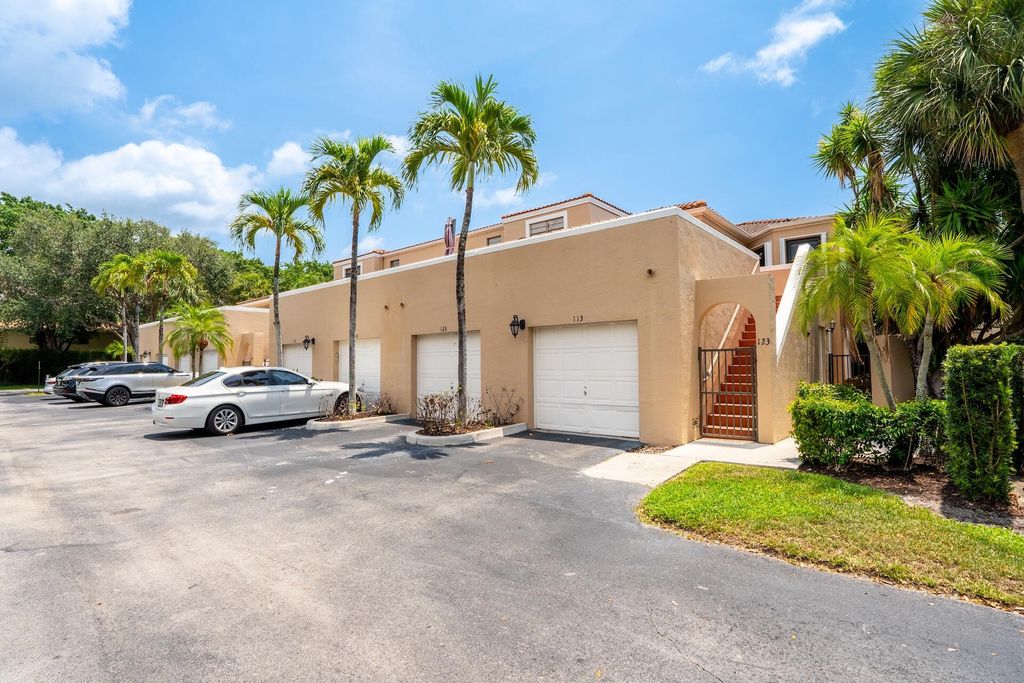 Photo of 6614 Villa Sonrisa Drive #123, Boca Raton, FL 33433 (MLS # R11152406)