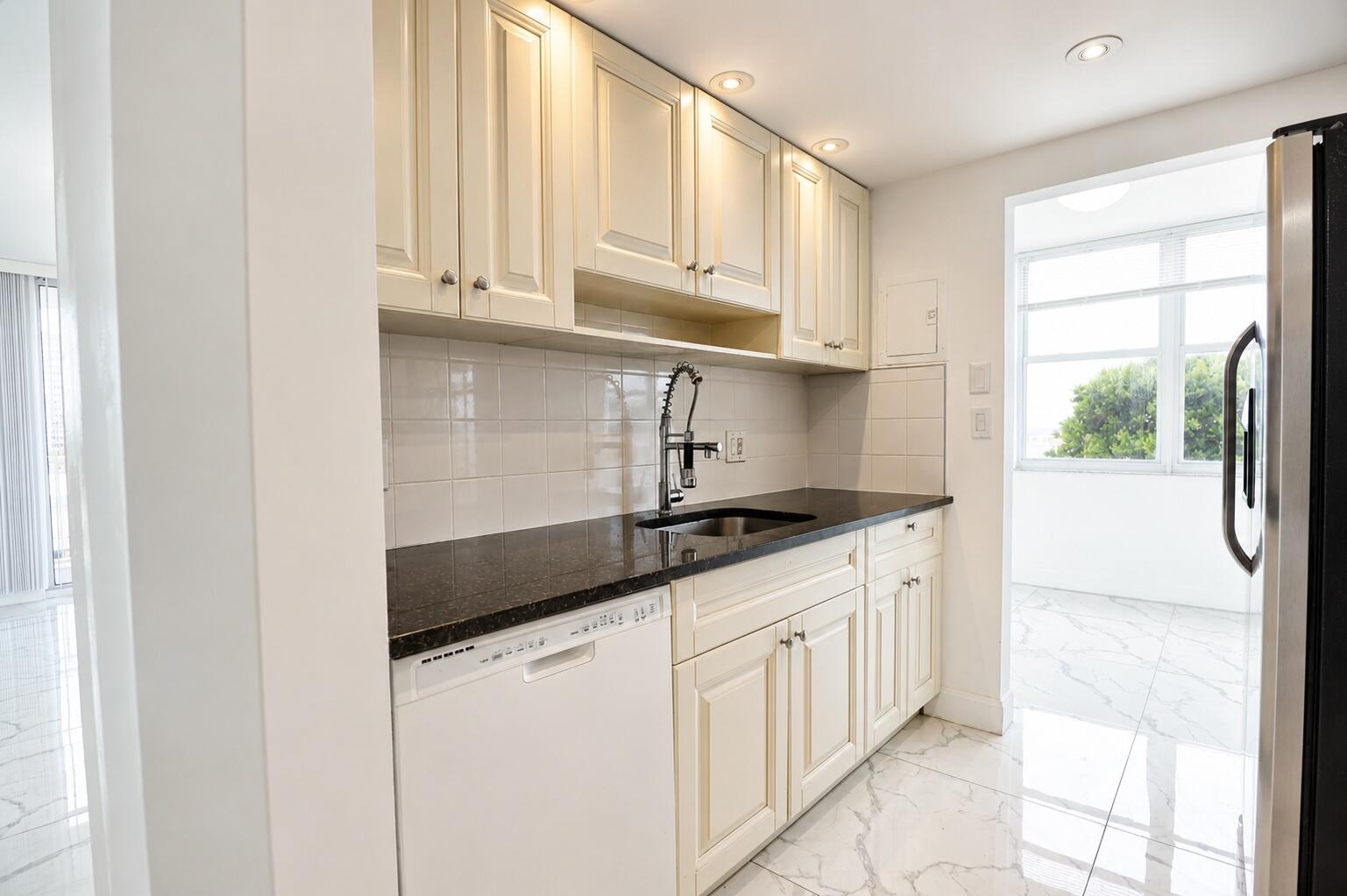 POMPANO BEACH CLUB NORTH CONDO - Residential Lease