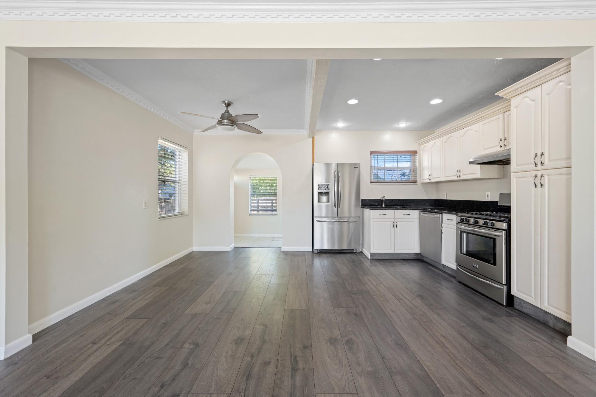 SUNSET TRAILS NO 3 - Residential Lease