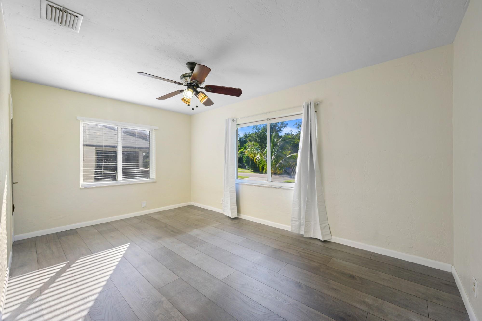 SUNSET TRAILS NO 3 - Residential Lease
