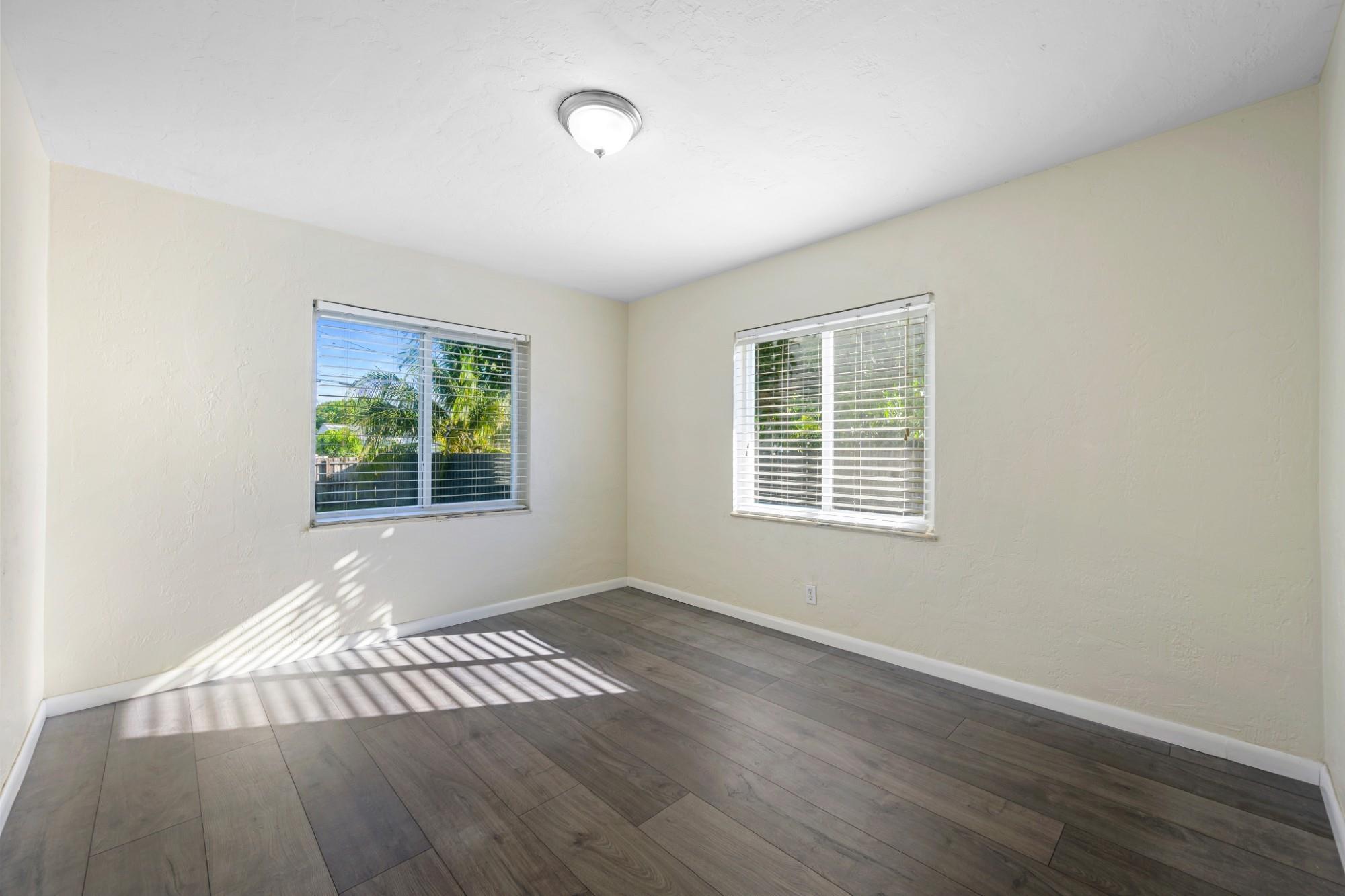 SUNSET TRAILS NO 3 - Residential Lease