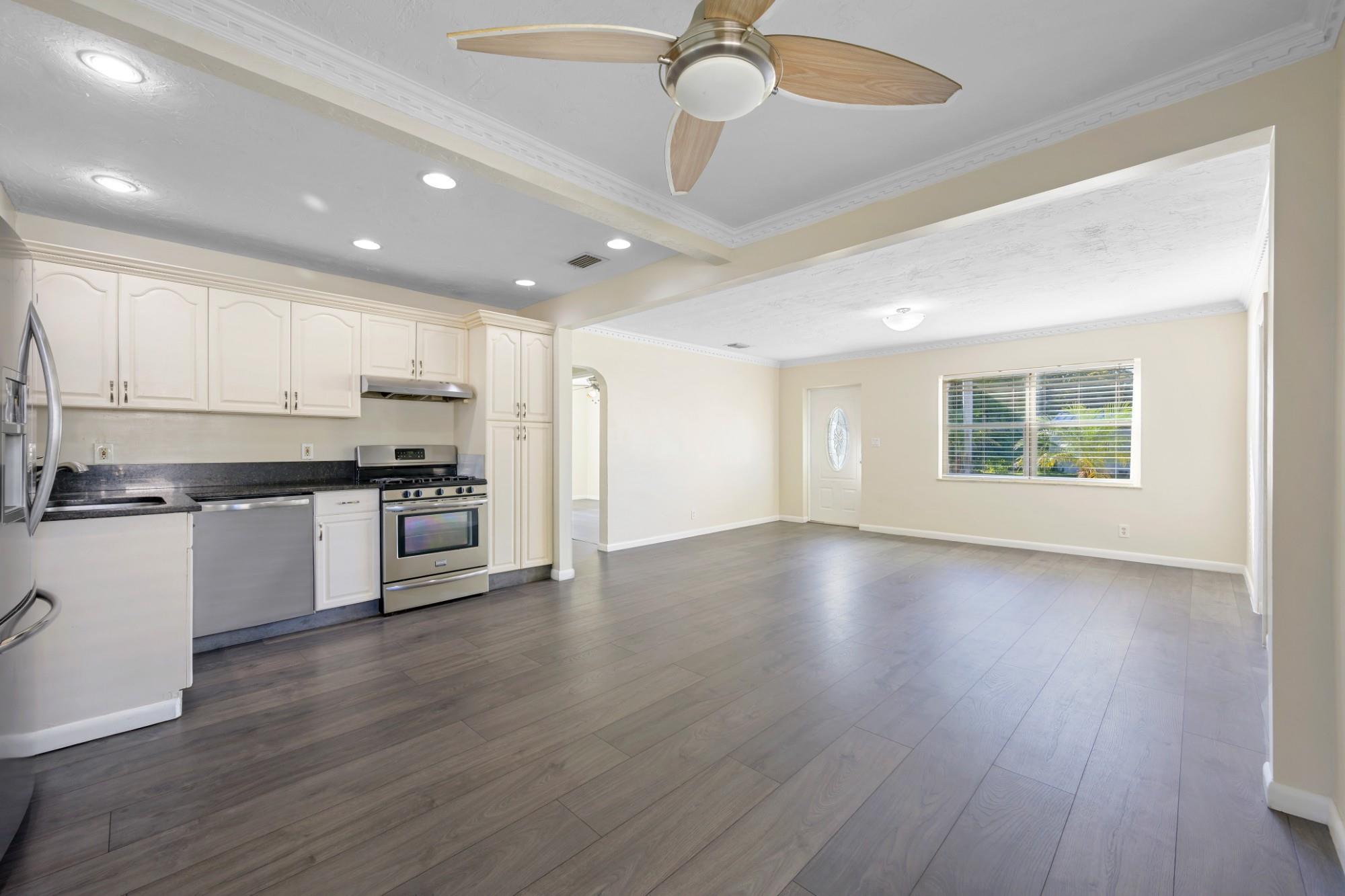SUNSET TRAILS NO 3 - Residential Lease