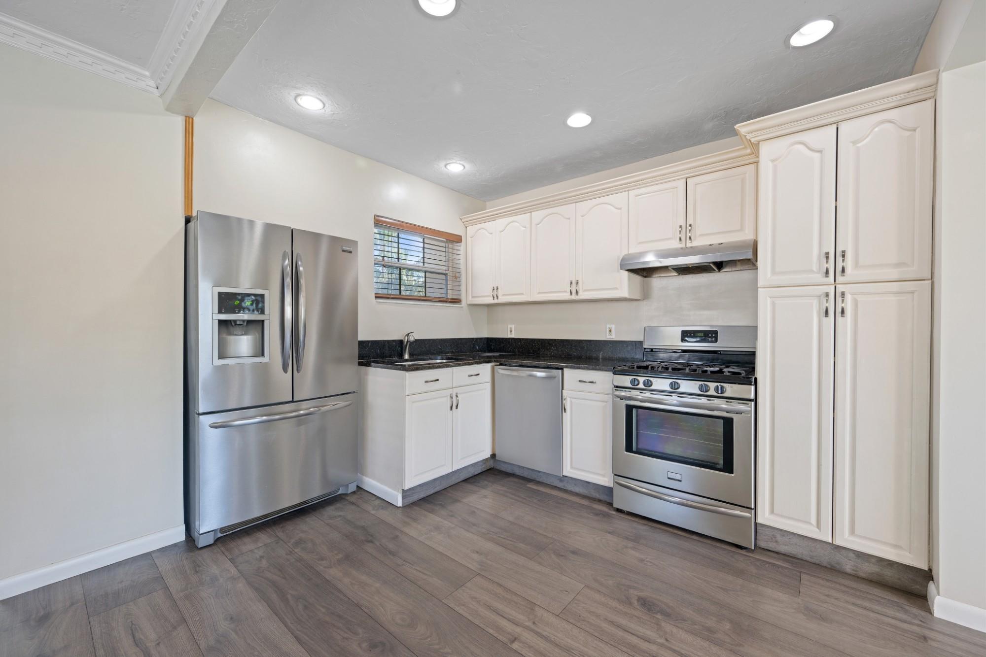 SUNSET TRAILS NO 3 - Residential Lease