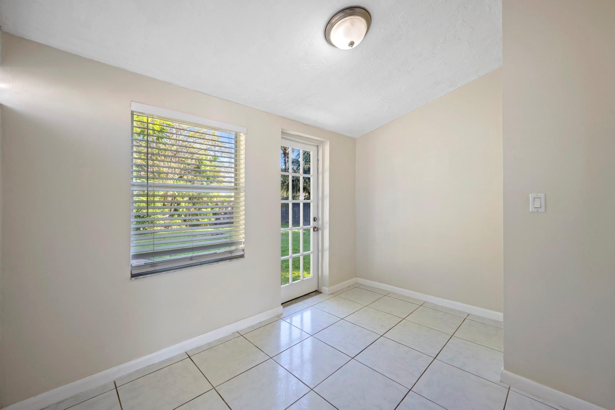 SUNSET TRAILS NO 3 - Residential Lease