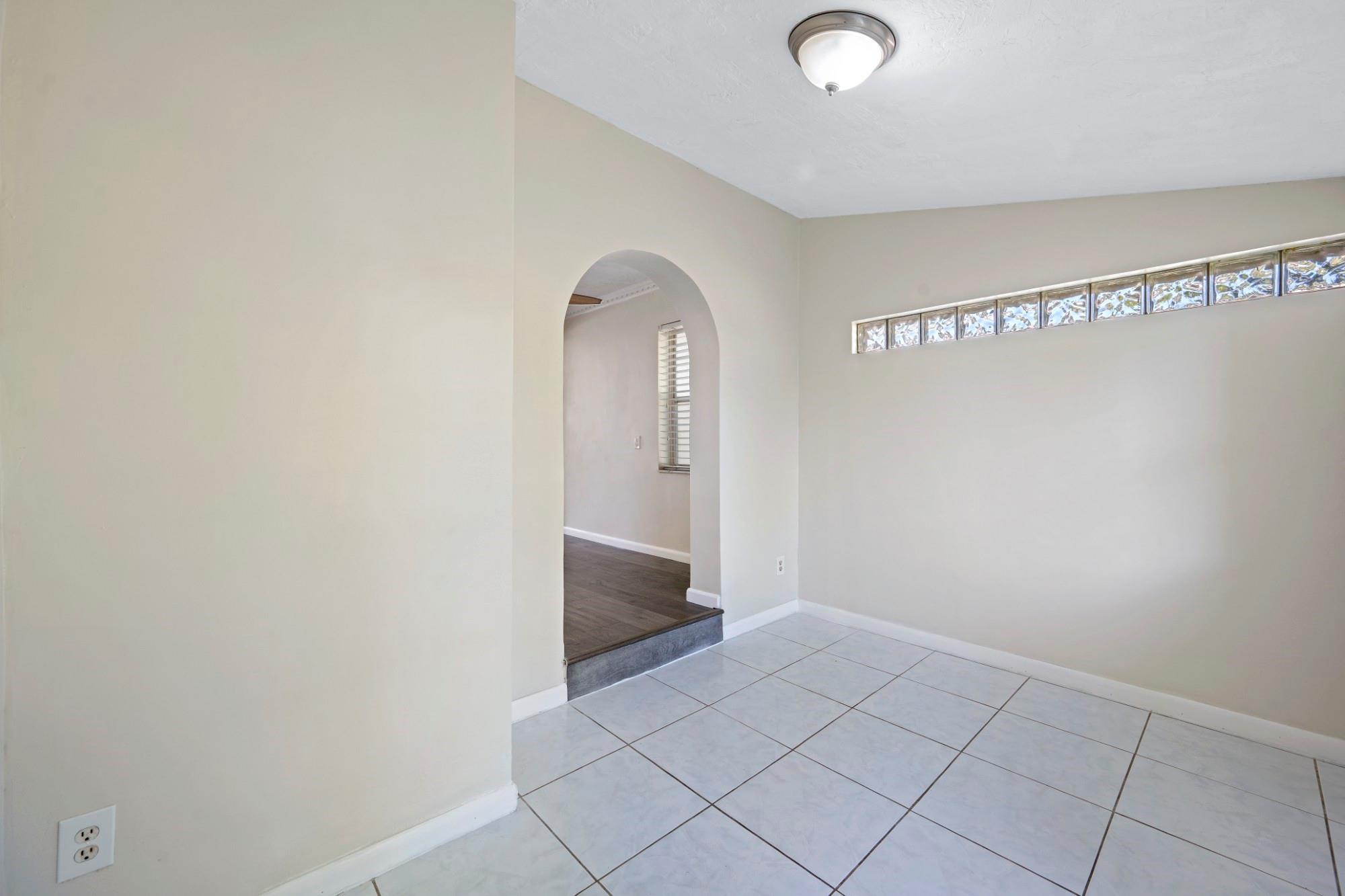 SUNSET TRAILS NO 3 - Residential Lease