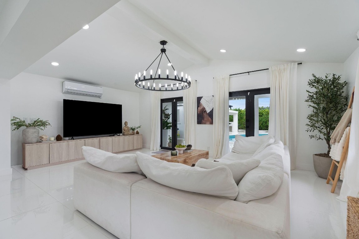 SUNSHINE RANCHES - Residential