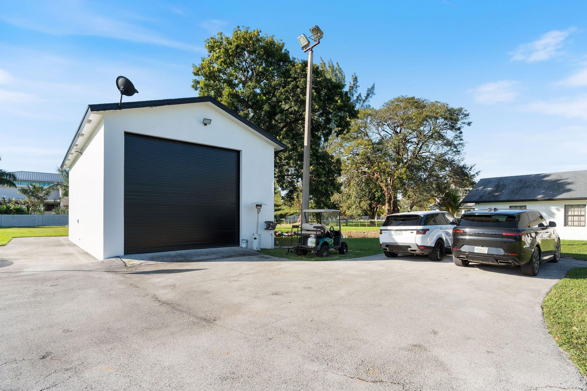 SUNSHINE RANCHES - Residential