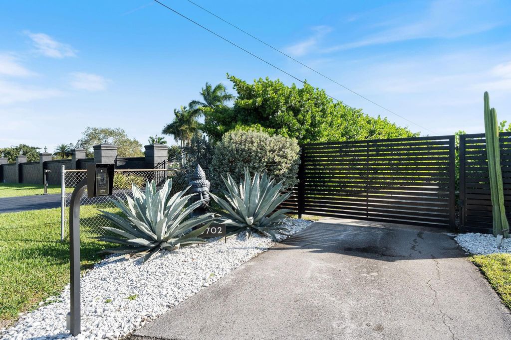 Photo of 5702 SW 136 Avenue, Southwest Ranches, FL 33330 (MLS # F10541889)